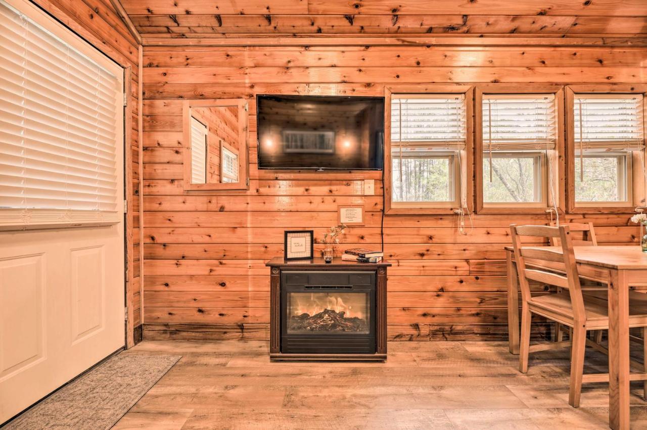Charming New Bern Log Cabin - Pets Welcome! Exterior photo